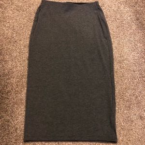 Knee-length pencil skirt